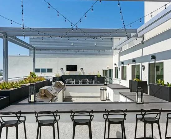 Burbank apartments for rent - image - imgi_5_Building_and_Amenities_Rooftop_BW_BBQ(20230929131933060).webp
