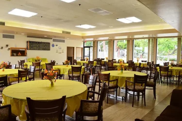 Burbank apartments for rent - image - imgi_3_hp-dining-760x504.webp