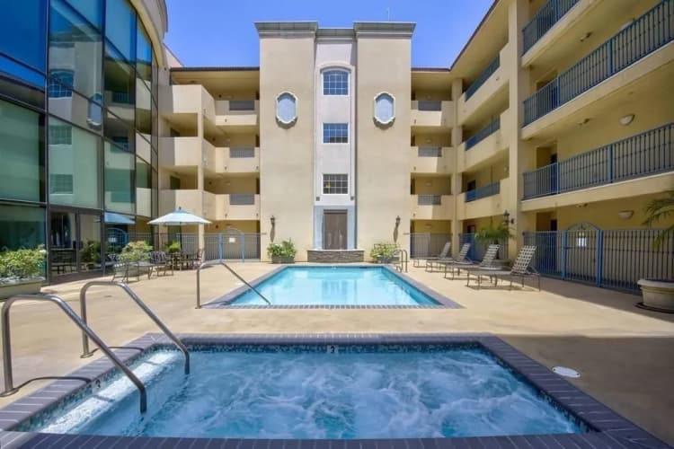 Burbank apartments for rent - image - imgi_12_buk-450olive_lr8demrmh.webp