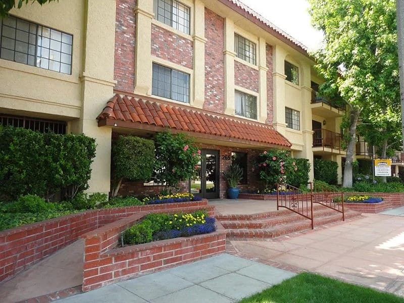 Burbank apartments for rent - Property image - 1211 Scott Road - 2