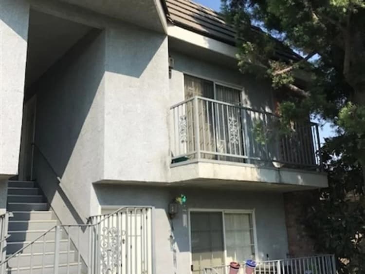 Burbank apartments for rent - image - 1211_scott_road_n2t4uzozx (1).jpg
