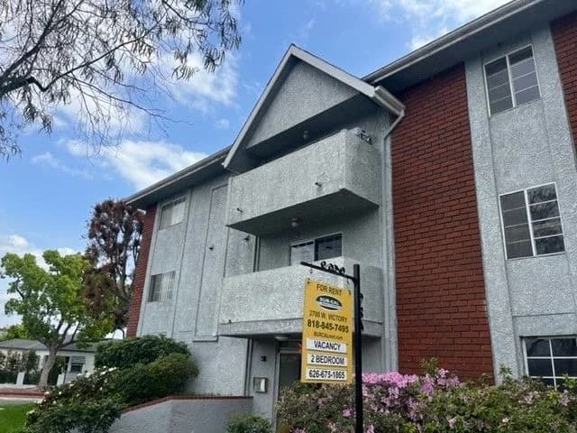 Burbank apartments for rent - image - cus-2700west_rhthfond0 (1).jpg