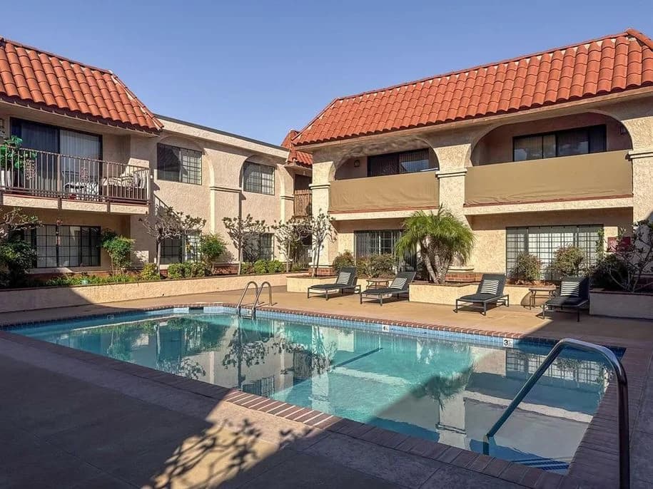 Burbank apartments for rent - Property image - 2021 Peyton Avenue - 1