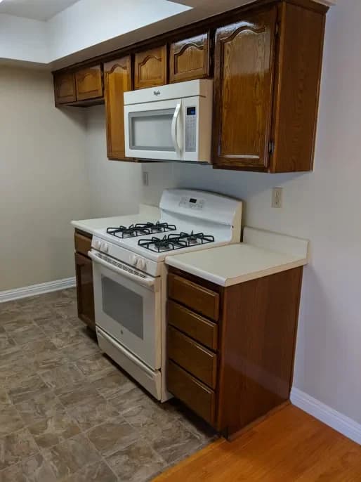 Burbank apartments for rent - image - 229 West Tujunga - 5.webp