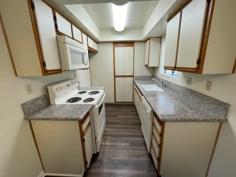 Burbank apartments for rent - image - 300 East Tujunga - 8.webp