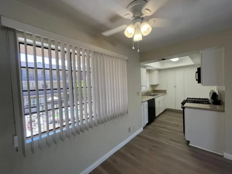 Burbank apartments for rent - image - 301 East Verdugo Ave - 8.webp