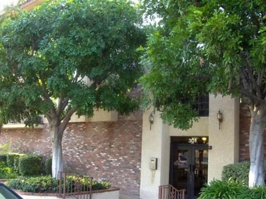 Burbank apartments for rent - Property image - 301 East Verdugo Ave - 1