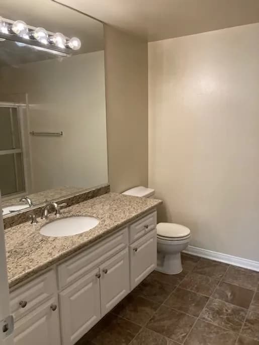 Burbank apartments for rent - image - 360 Hollywood Way - 14.webp