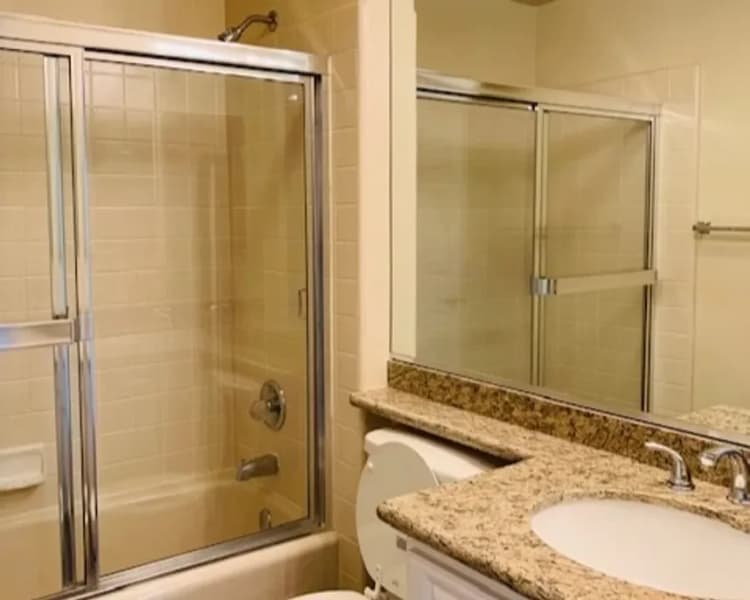 Burbank apartments for rent - image - 360 Hollywood Way - 25.webp