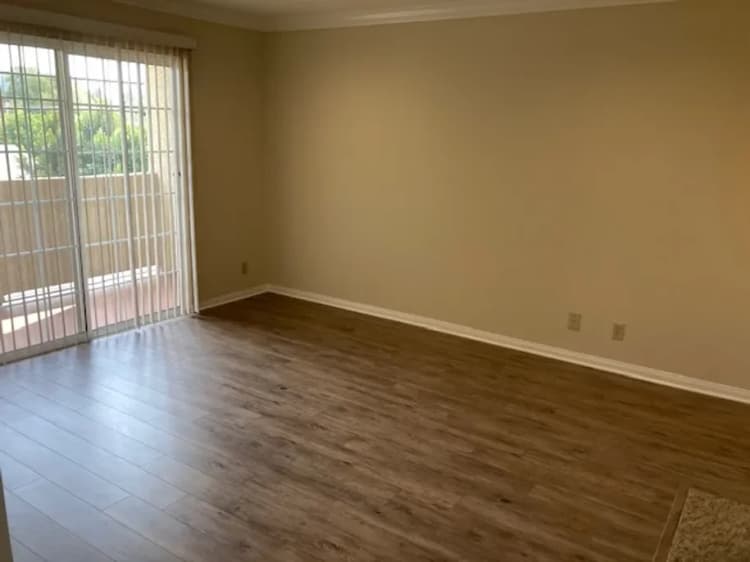 Burbank apartments for rent - image - 360 Hollywood Way - 09.webp