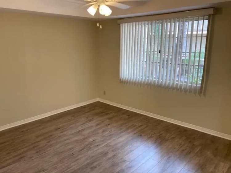 Burbank apartments for rent - image - 360 Hollywood Way - 11.webp
