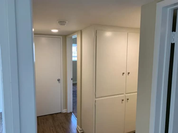 Burbank apartments for rent - image - 509 E San Jose - 05.webp