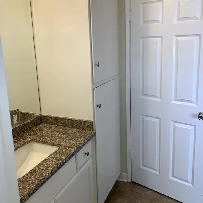Burbank apartments for rent - image - 509 E San Jose - 18.webp