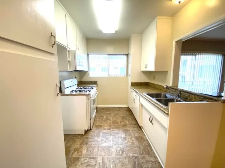 Burbank apartments for rent - image - 509 E San Jose - 20.webp