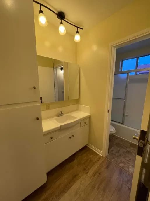 Burbank apartments for rent - image - 509 E San Jose - 24.webp