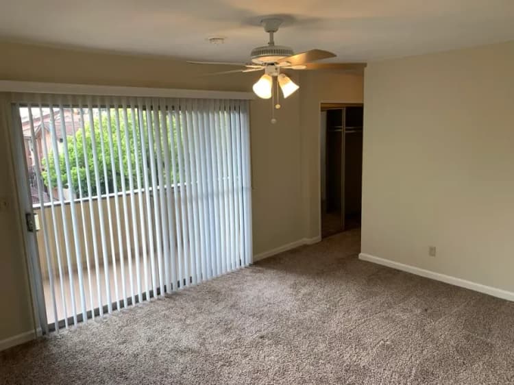 Burbank apartments for rent - image - 509 E San Jose - 06.webp