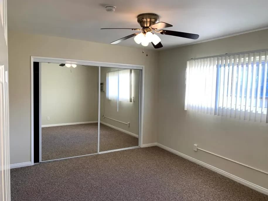 Burbank apartments for rent - image - 509 E San Jose - 17.webp