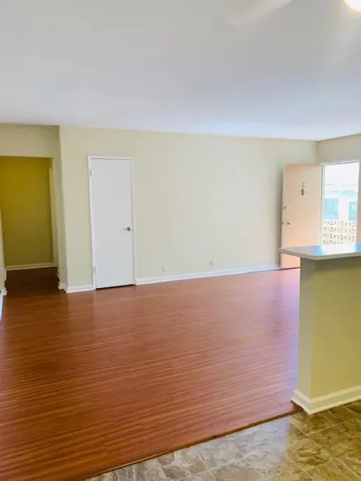 Burbank apartments for rent - image - 715 E Providencia Ave09.webp
