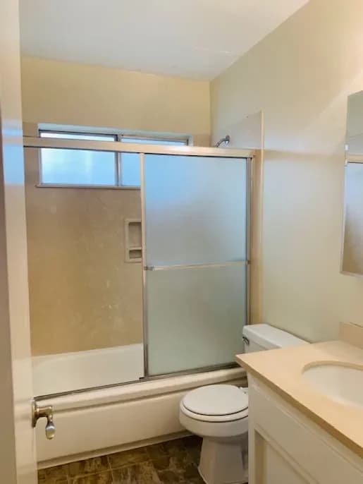 Burbank apartments for rent - image - 715 E Providencia Ave12.webp