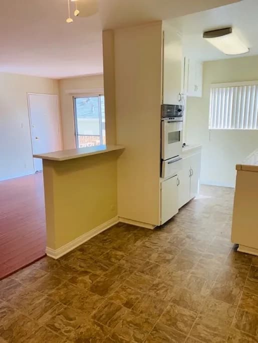 Burbank apartments for rent - Property image - 715 E Providencia Ave - 3